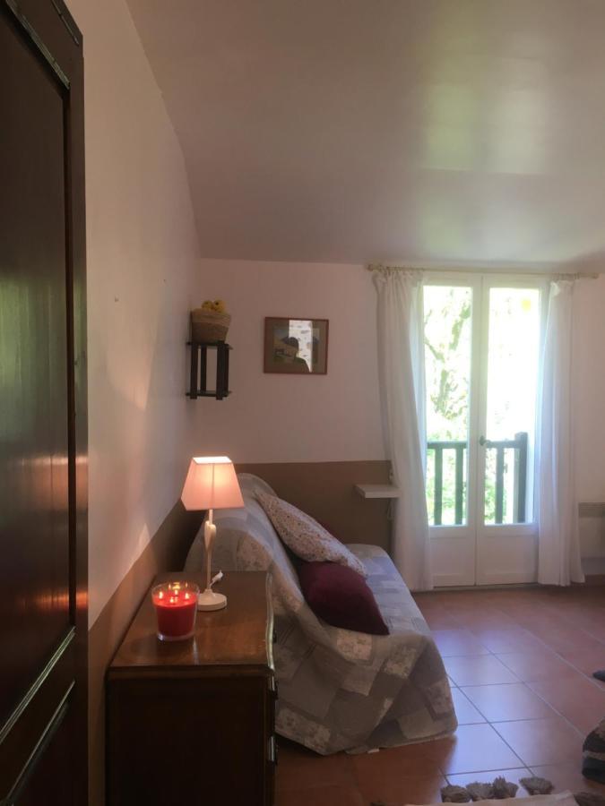 Bed and Breakfast La Ferme De Valauris Sisteron Exterior foto