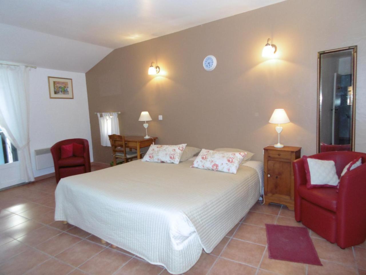 Bed and Breakfast La Ferme De Valauris Sisteron Exterior foto