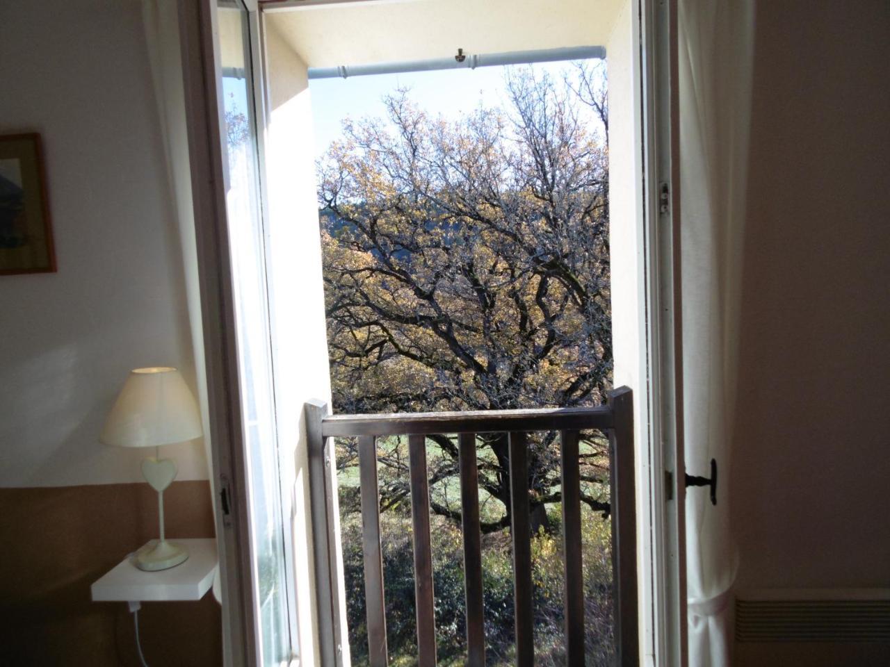 Bed and Breakfast La Ferme De Valauris Sisteron Exterior foto