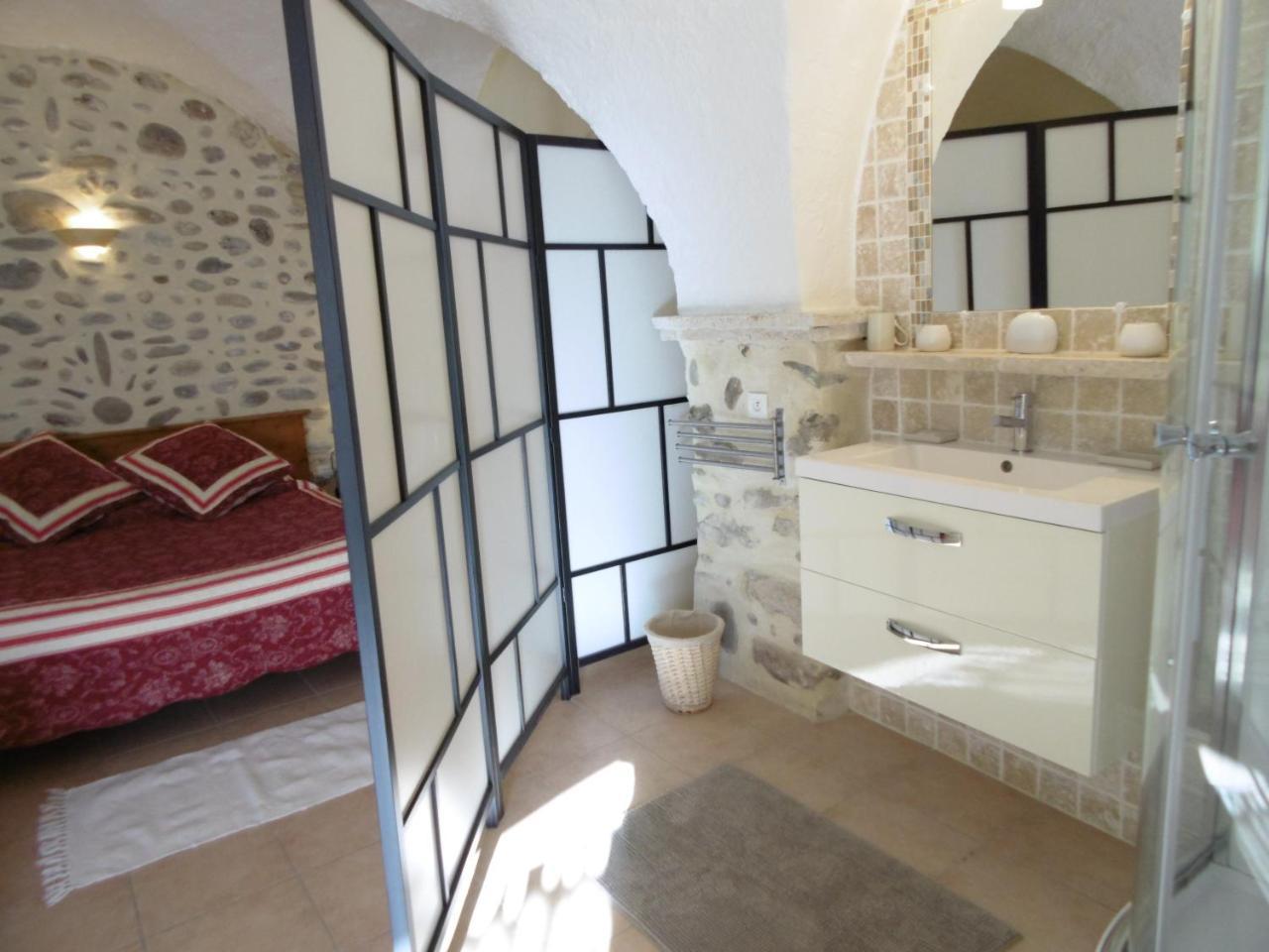 Bed and Breakfast La Ferme De Valauris Sisteron Exterior foto